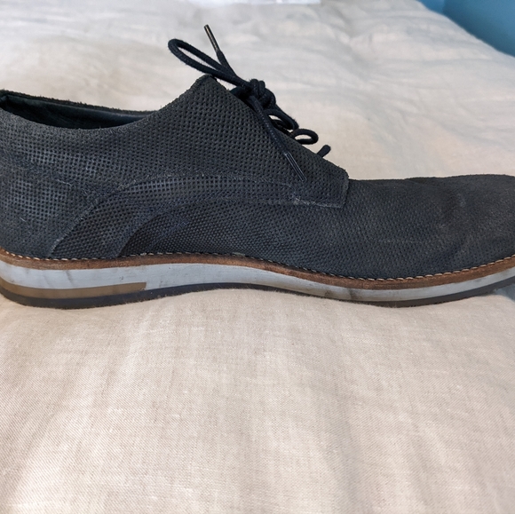 Manfield Dress Shoes - Picture 3 of 8